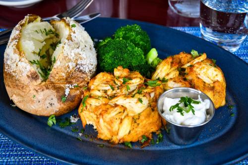 Crab-Cake-Dinner